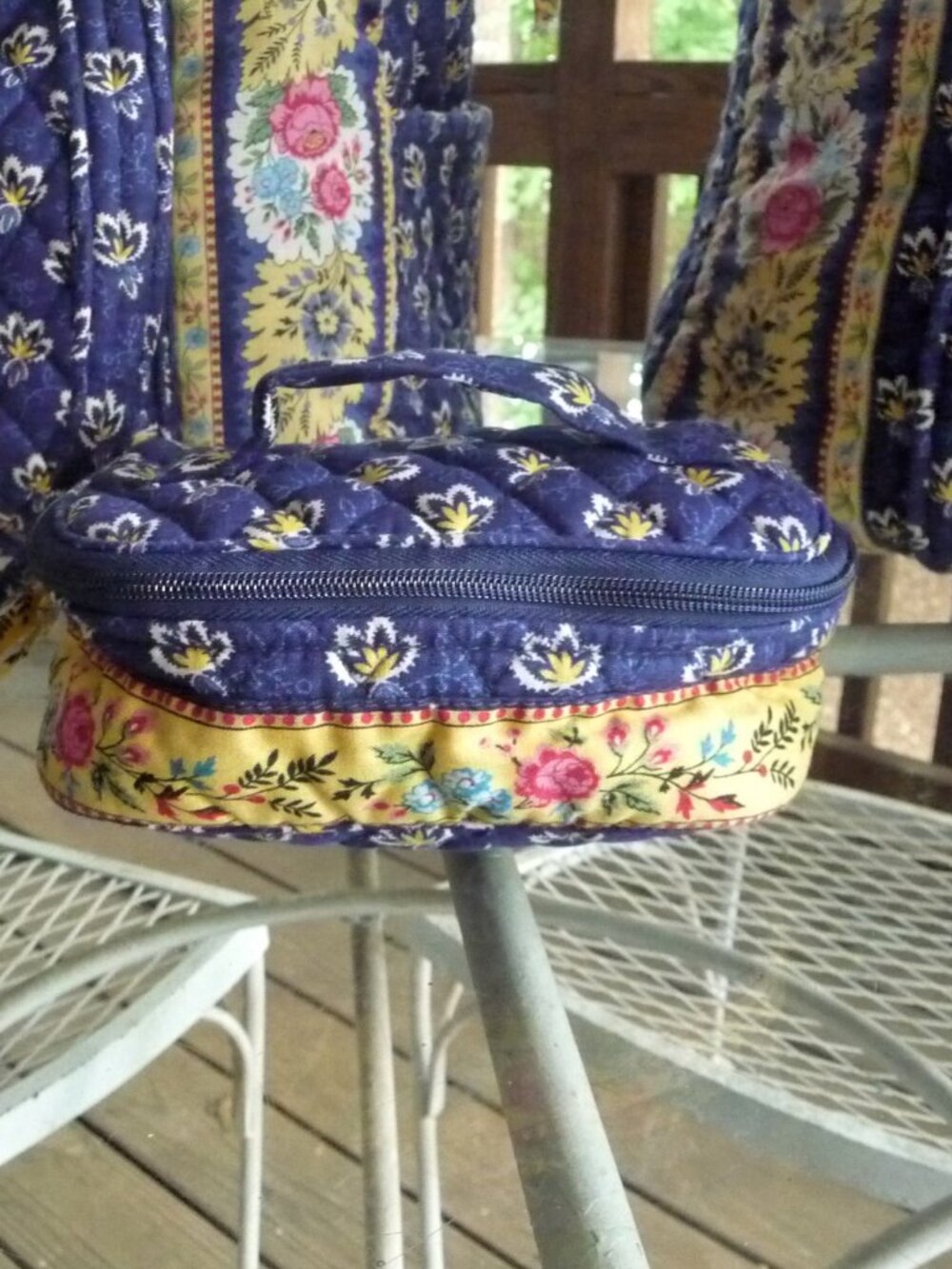 Vera Bradley Maison Blue 4 Piece Travel Set Retired - Picture 4 of 13